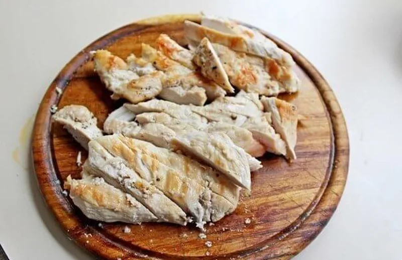 Добавление куриного филе