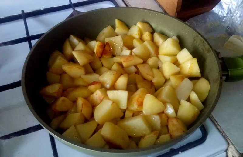 Обжарьте картофель