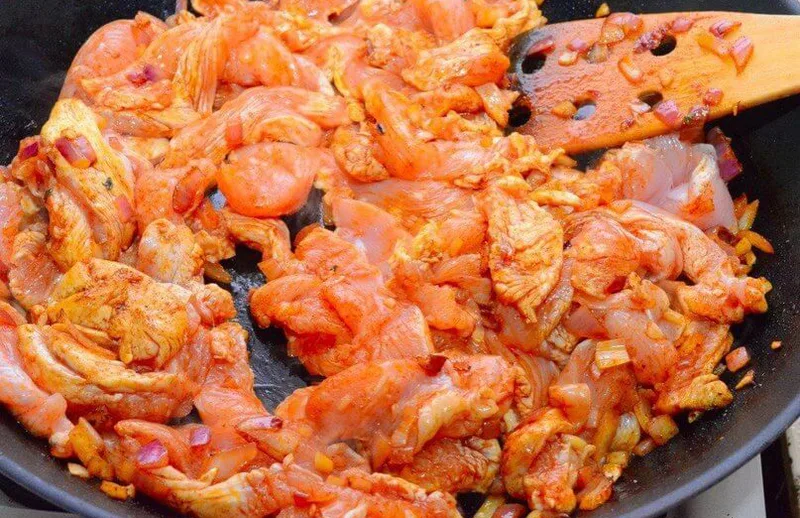 Обжаривание куриного филе
