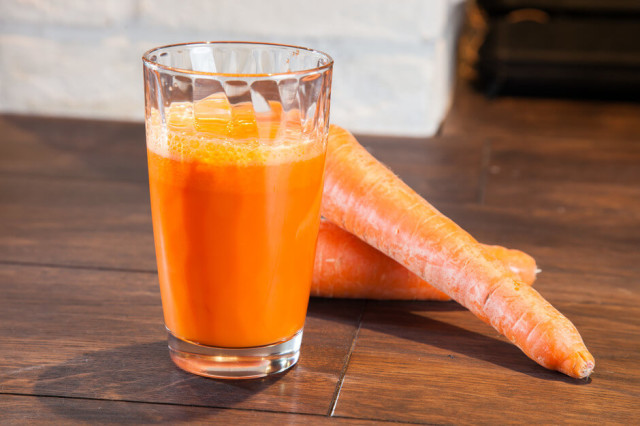 Домашний морковный сок