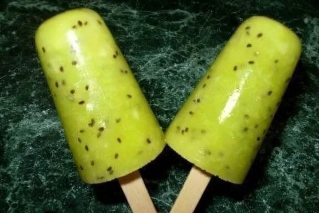 Фруктовый лёд из апельсина и киви