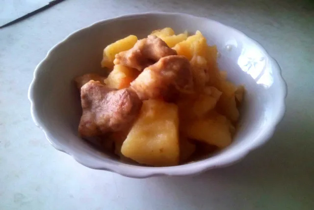 Картофель со свининой
