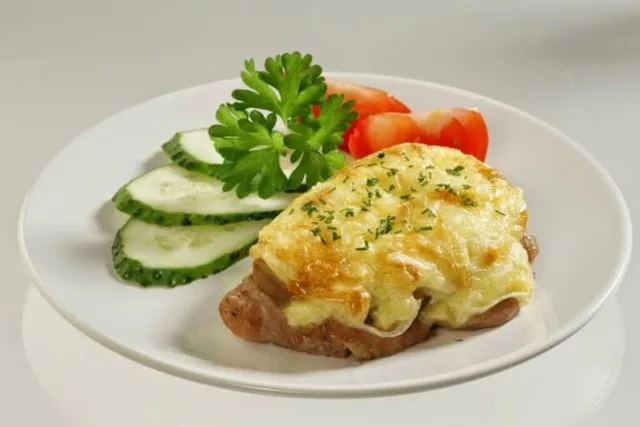 Мясо по-французски