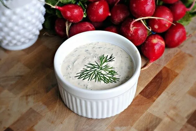 Сметанный соус с луком