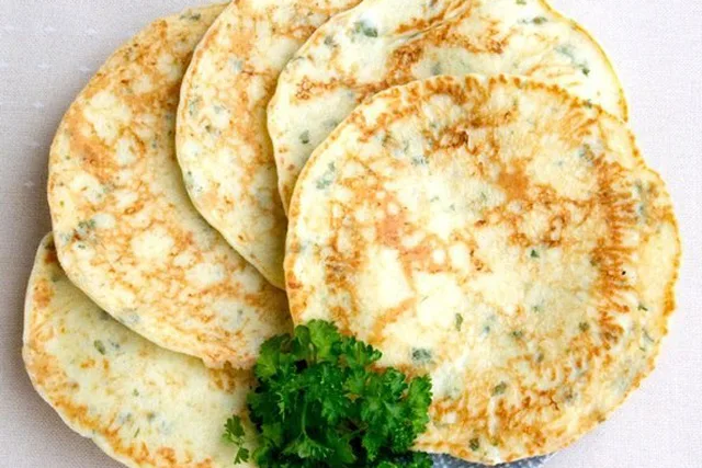 Сырные лепешки с зеленью