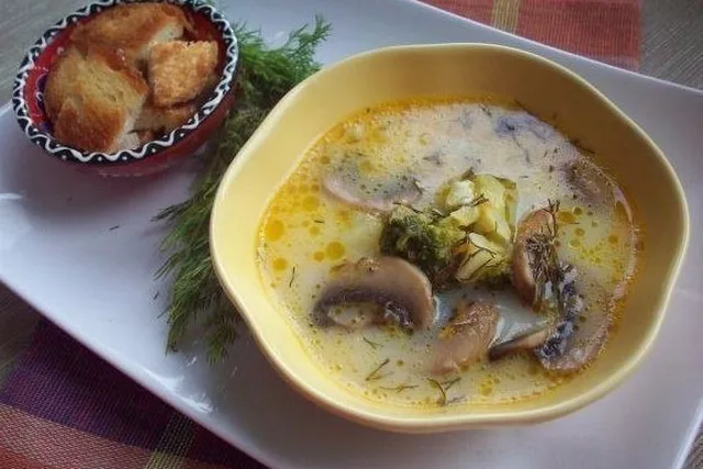 Сырный суп с шампиньонами