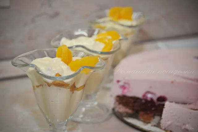 Творожный десерт с ананасами
